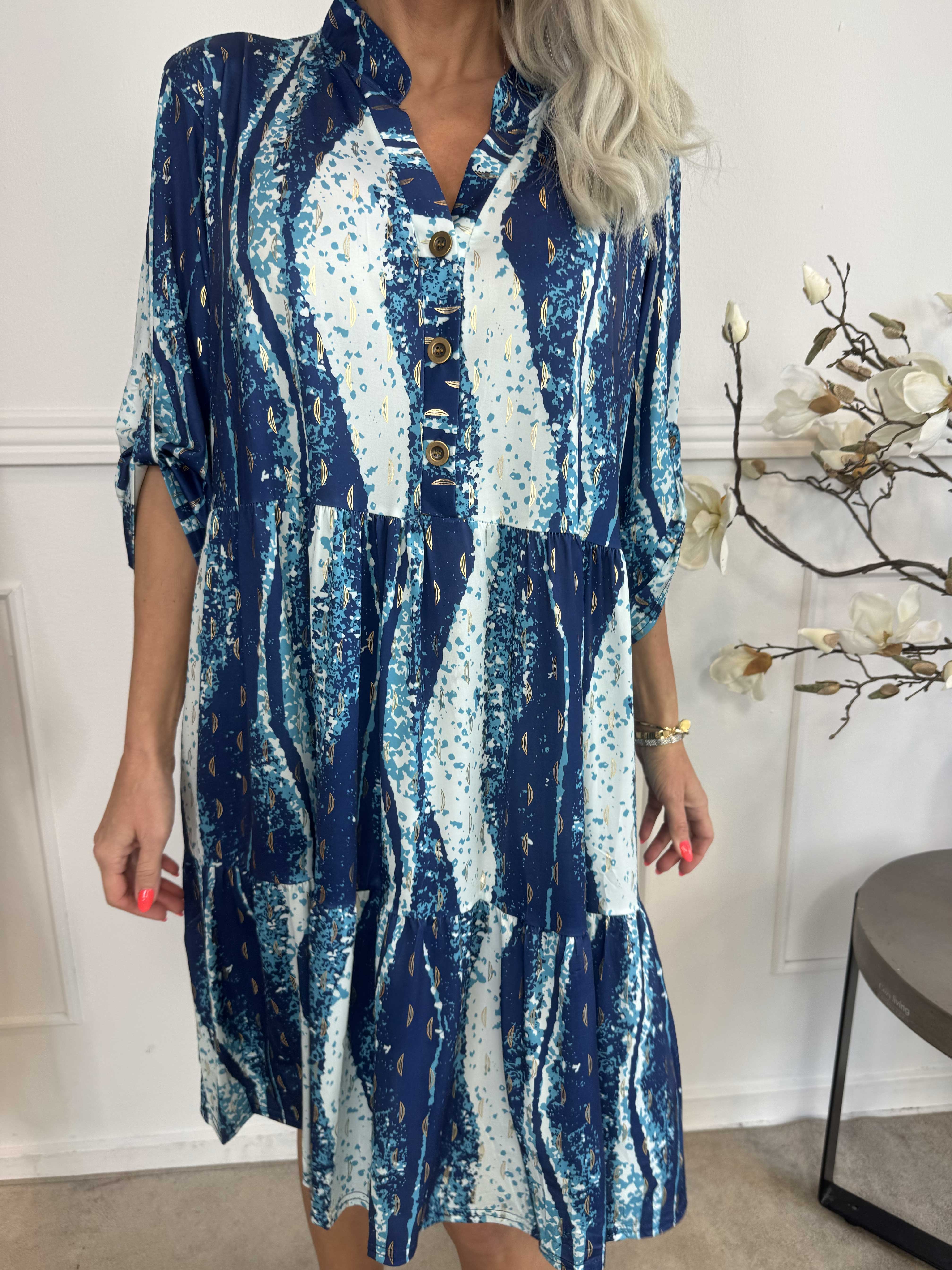 Milano Wave Midi - Klänning med mönster och lager på lager look